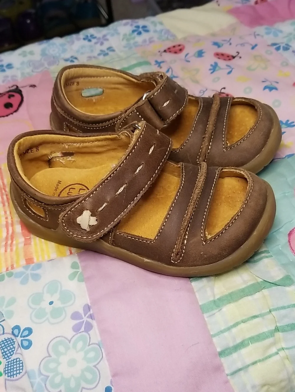 Livie & Luca Brown Leather Closed-Toe & Heel Daycare Compliant Sandals Size 8